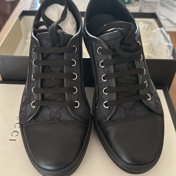 Authentic Gucci Sneakers size 38 - Picture 3 of 9